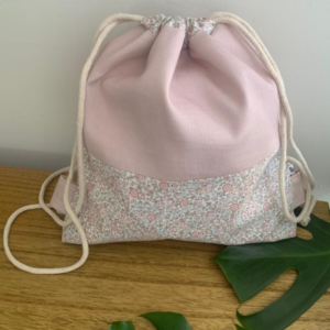 Diseno sin titulo 2023 04 30T121515.685 300x300 - MOCHILA TELA COMBINADA ESTAMPADO FLORES